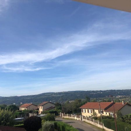 La Parenthese Balneo T2 Cosy De 40M² Avec Terrasse Lägenhet Ternay  Exteriör bild