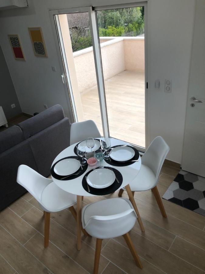 La Parenthese Balneo T2 Cosy De 40M² Avec Terrasse Lägenhet Ternay  Exteriör bild