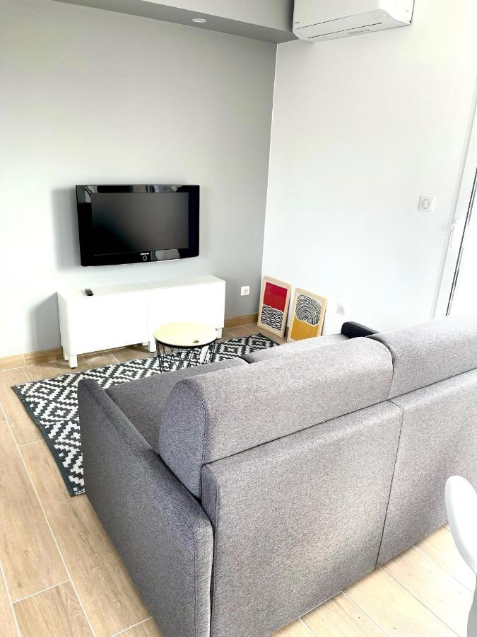 La Parenthese Balneo T2 Cosy De 40M² Avec Terrasse Lägenhet Ternay  Exteriör bild